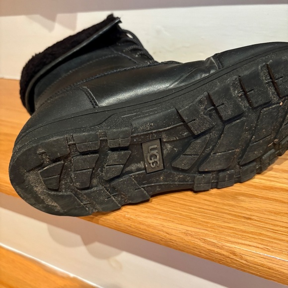 UGG Boots - Picture 6 of 7
